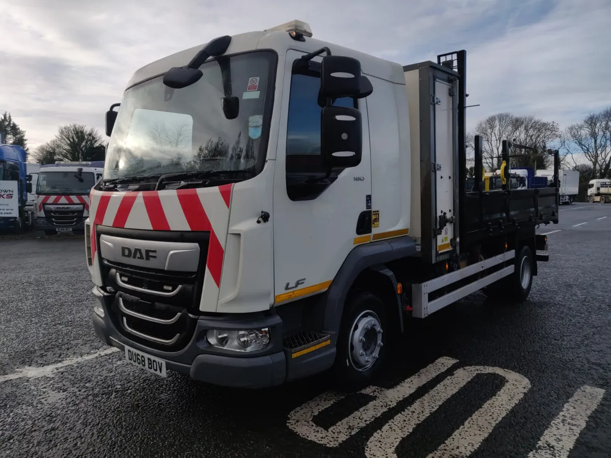 2018 Daf LF180 10 ton insulated steel tipper, manu - Image 2