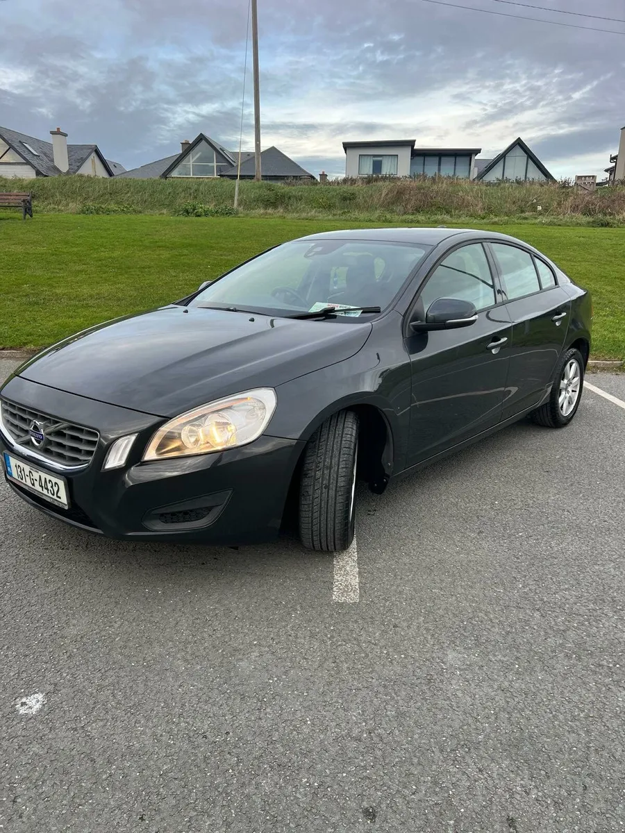 VOLVO S60 2.0 D3 ES NAV 136BHP 4DR D4 BUS. ED. LUX - Image 2