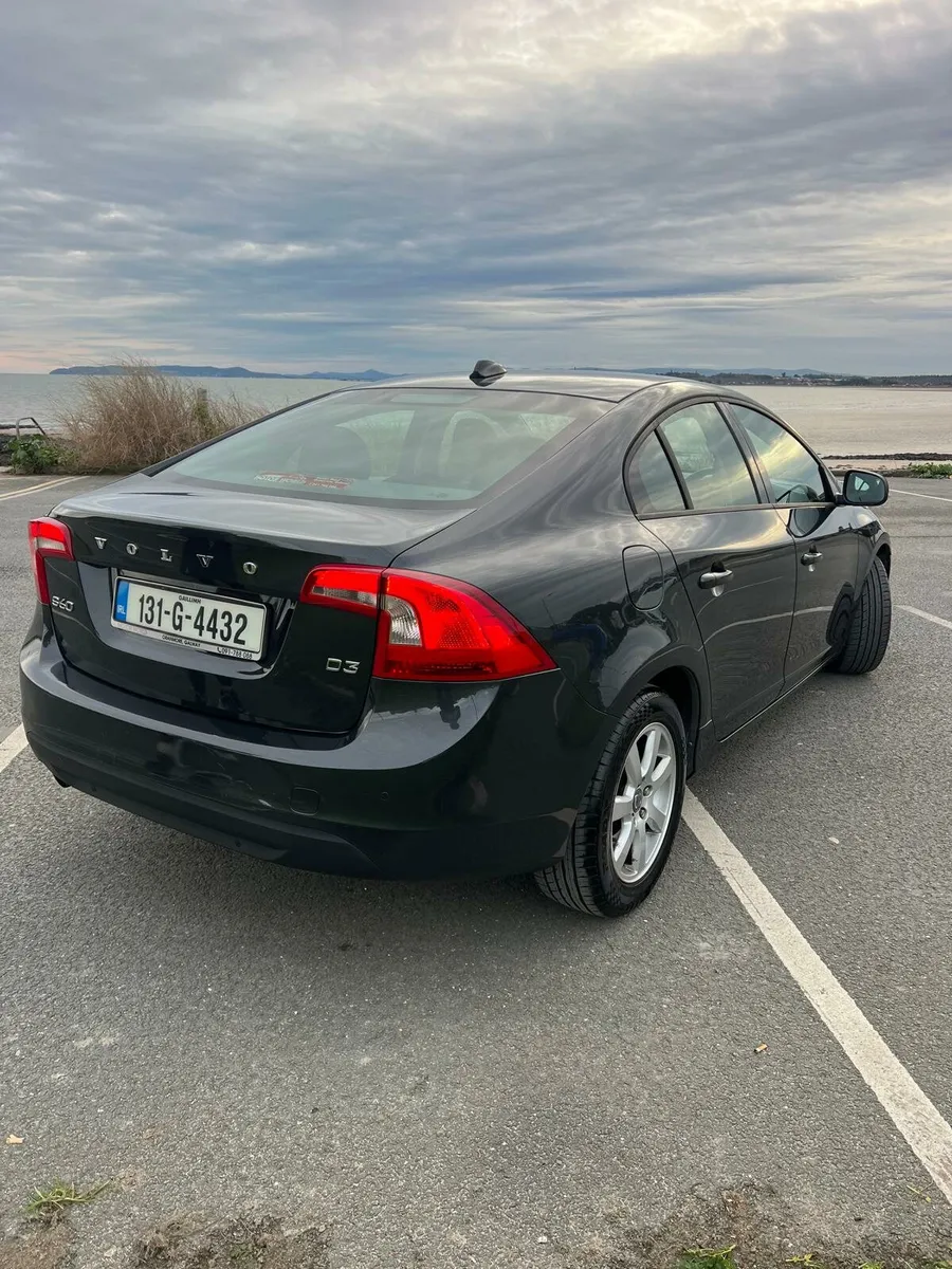 VOLVO S60 2.0 D3 ES NAV 136BHP 4DR D4 BUS. ED. LUX - Image 3