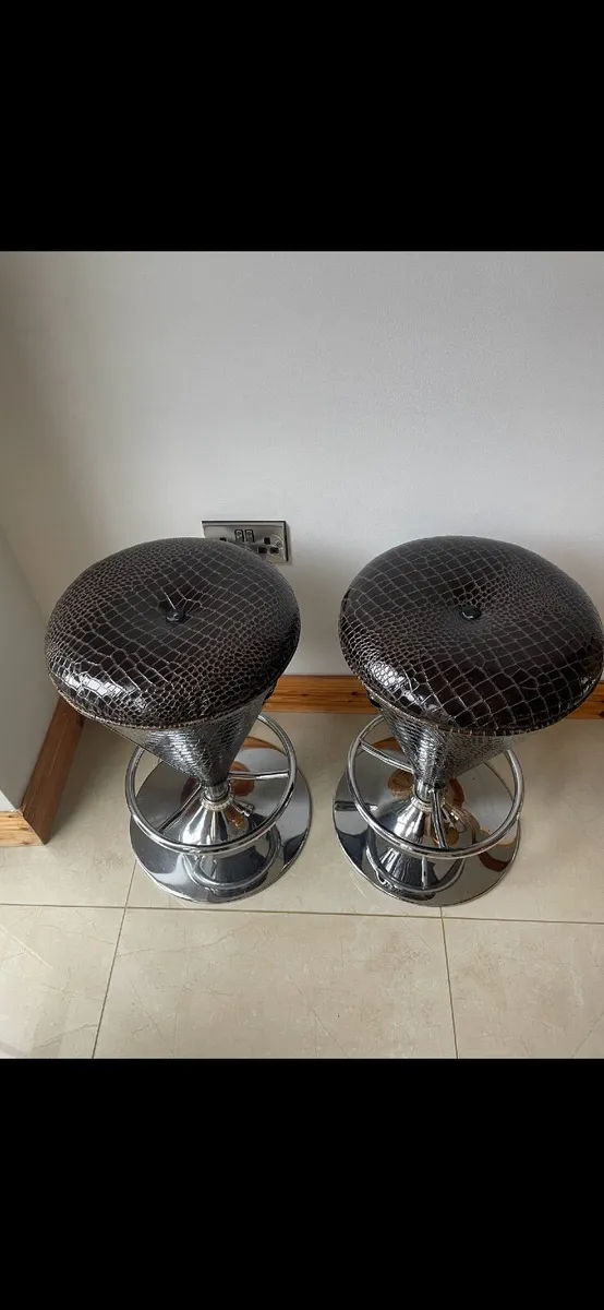 Bar stools - Image 2