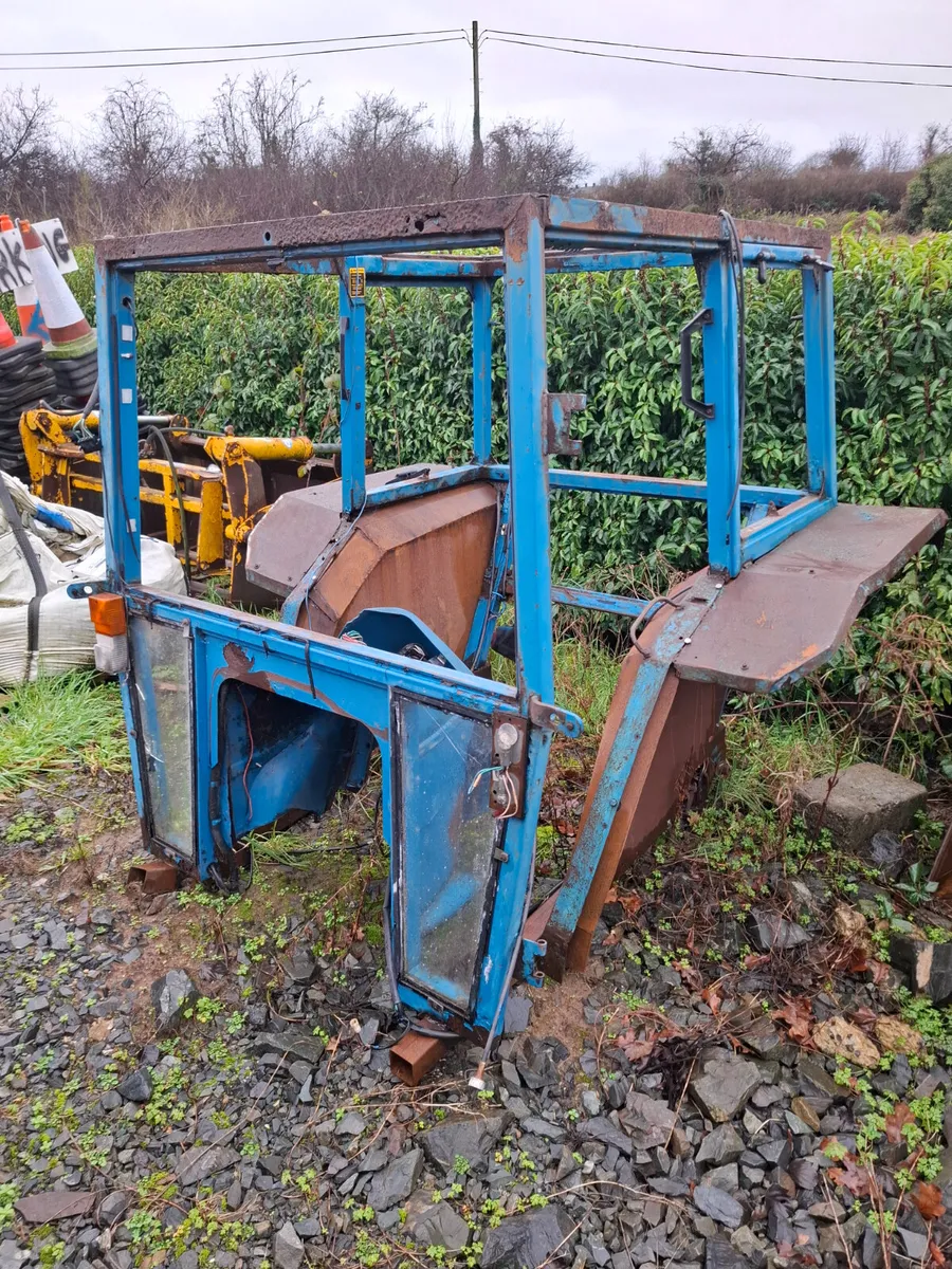 Tractor cabs - Image 4