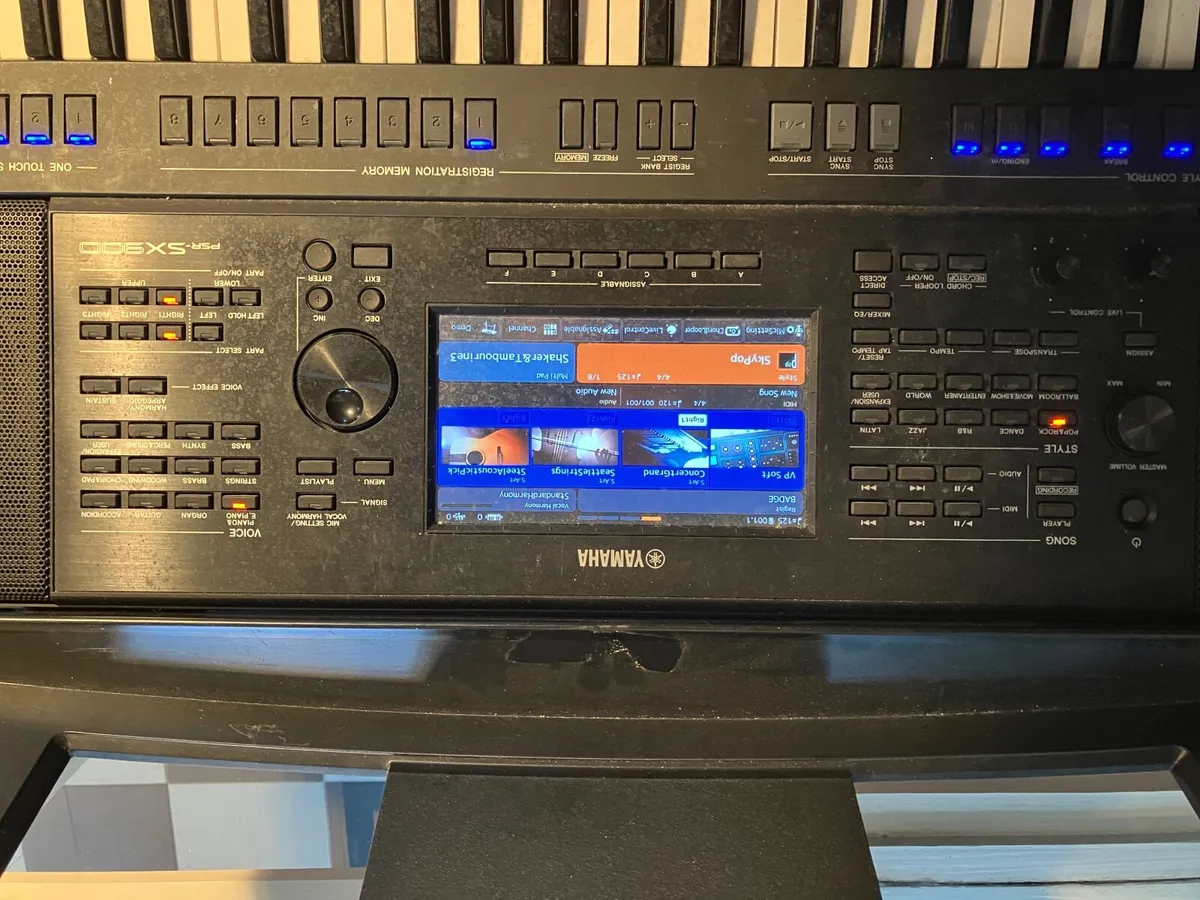 Yamaha PSR-SX-900 keyboard arranger - Image 3