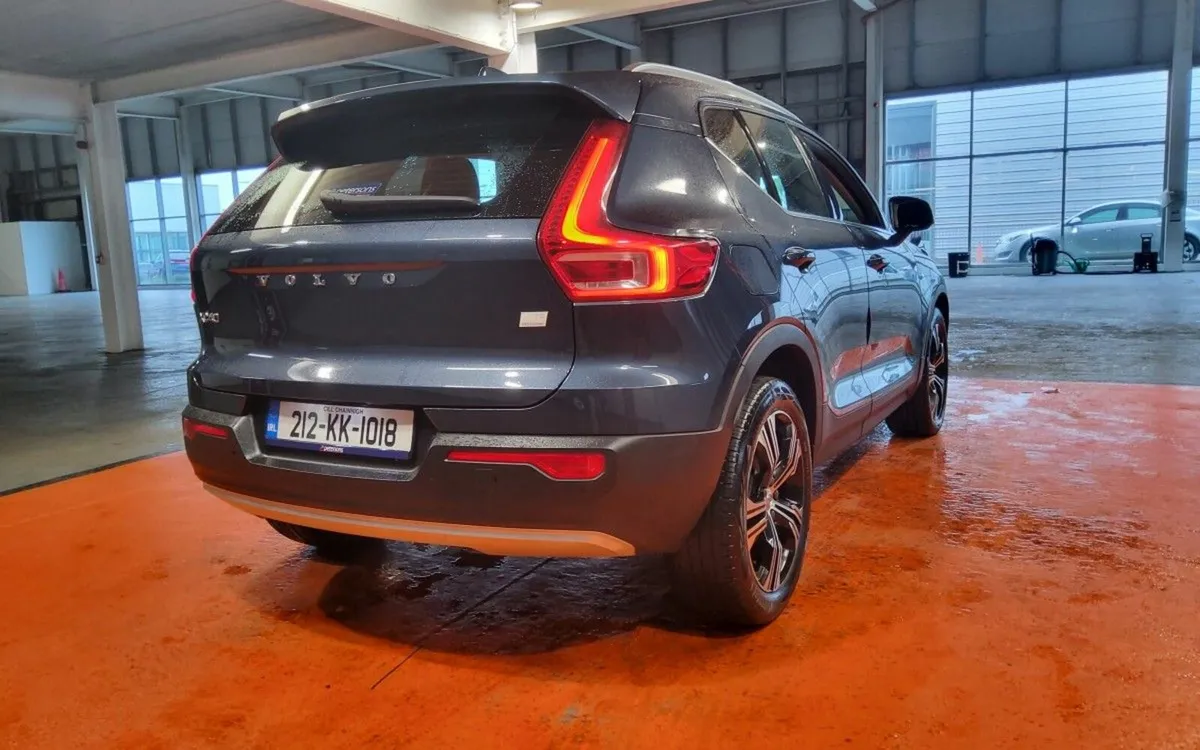 Volvo XC40 PHEV T5 (262hp) Insciption Pro FWD - Image 3