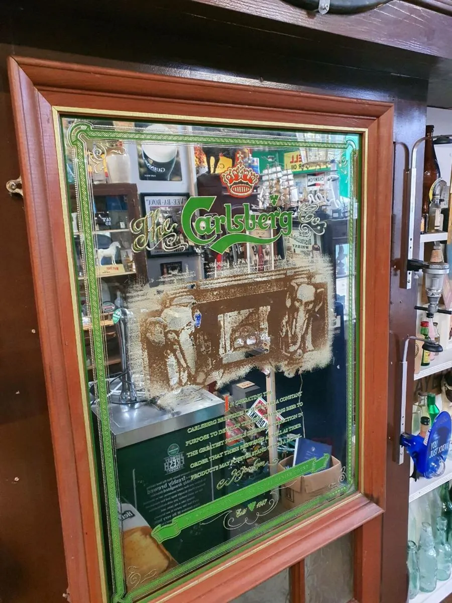 Pub memorabilia - Image 4