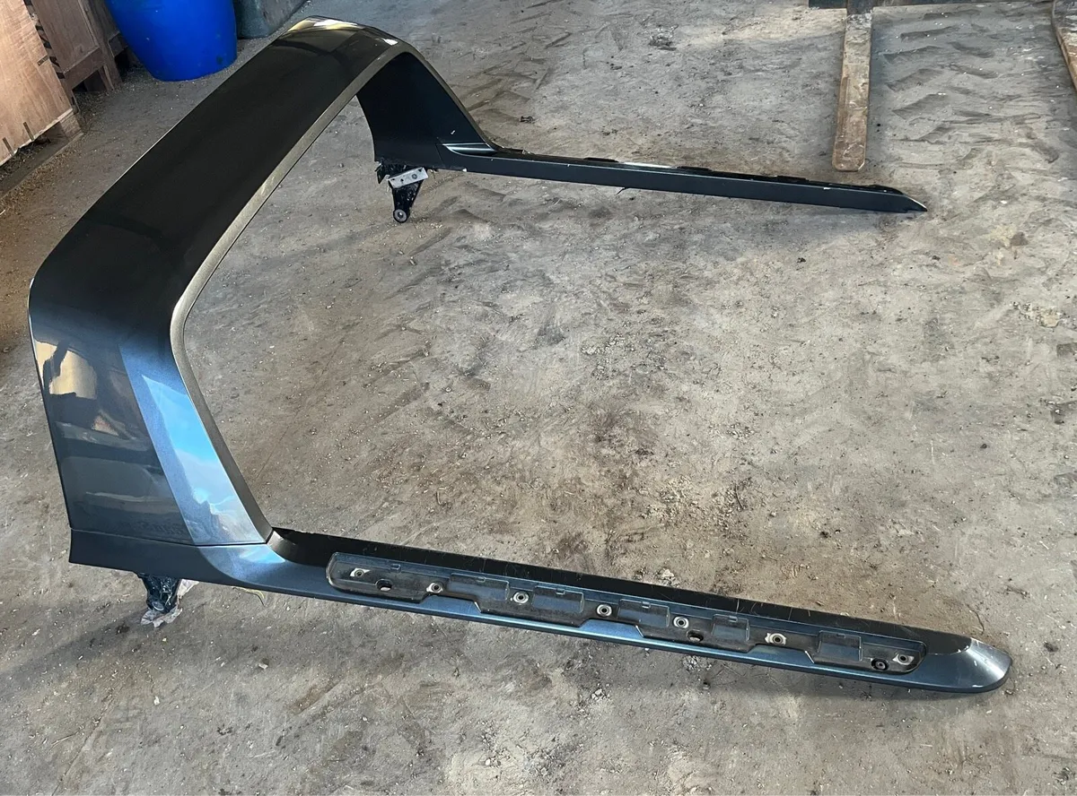 Ford ranger roller cover and spoiler - Image 1