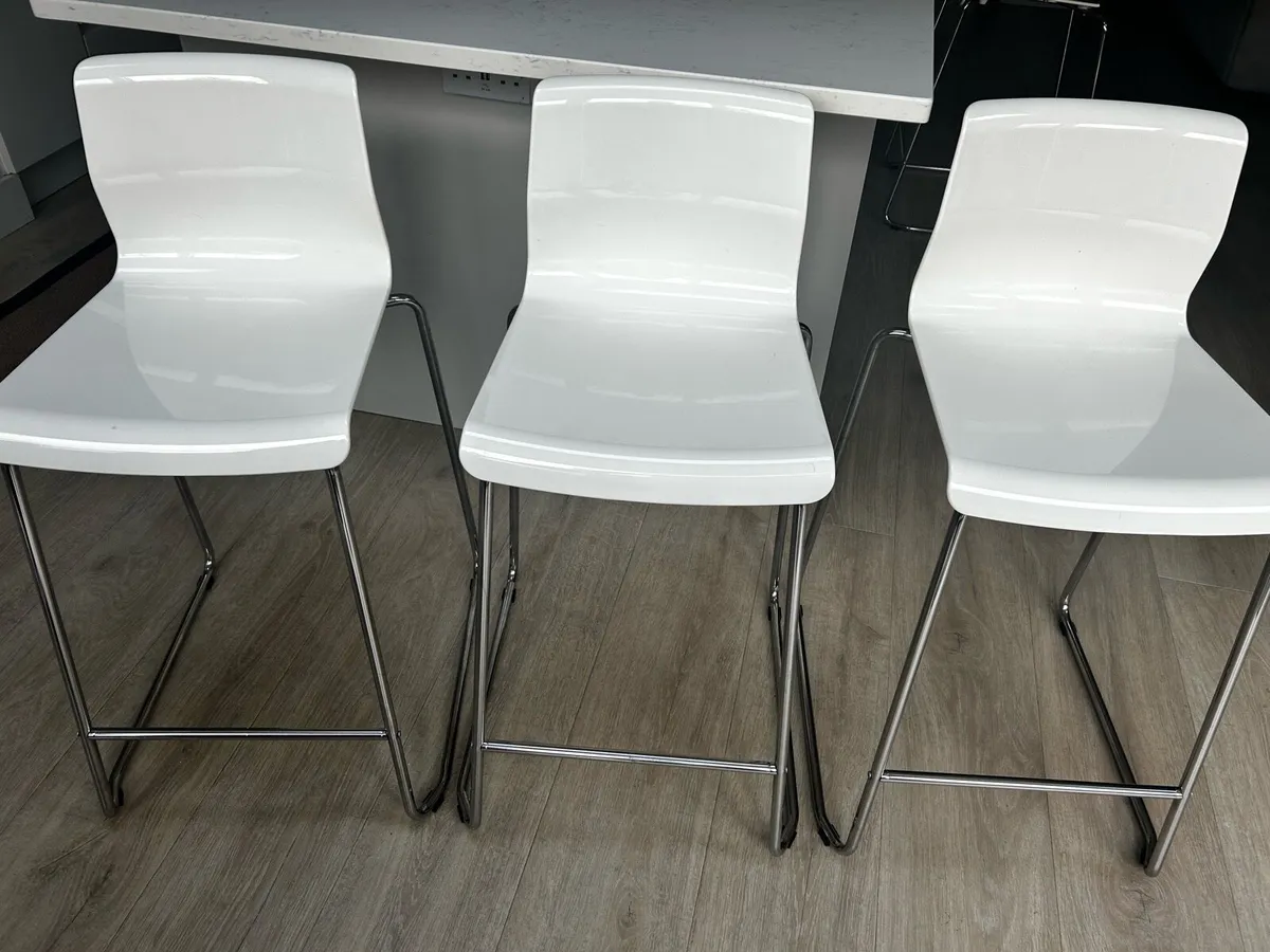 Kitchen bar stool - Image 1