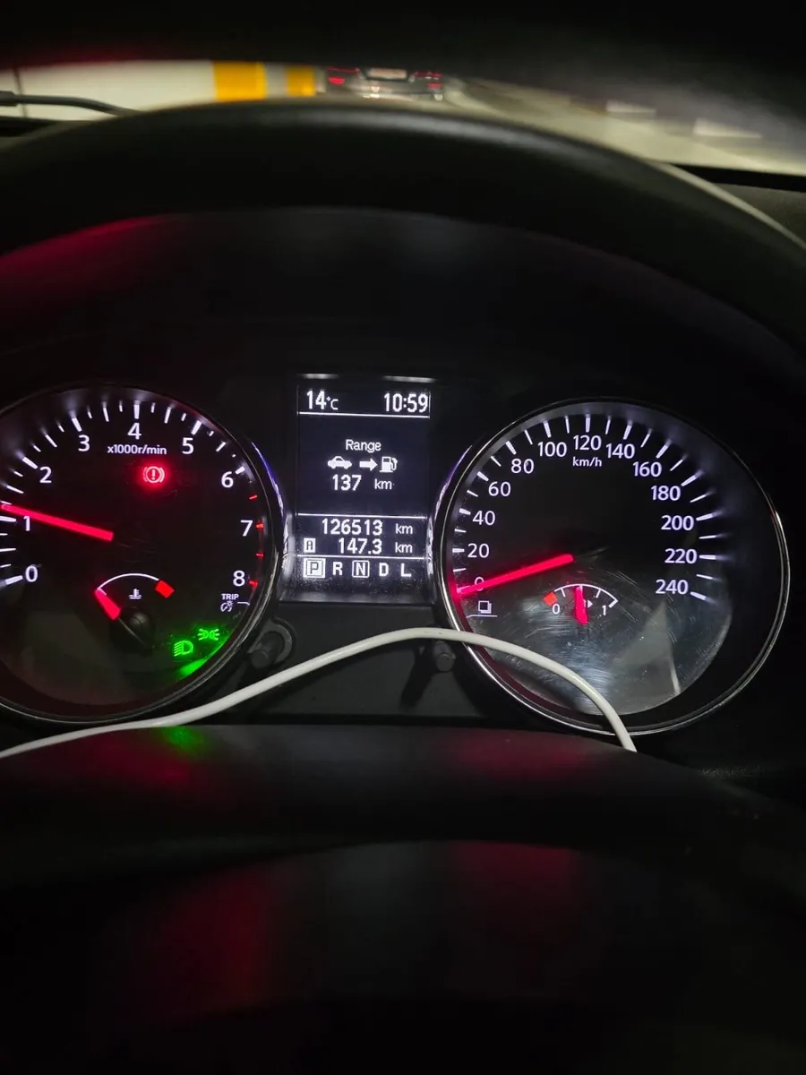 2013 Automatic Nissan Qash 1.6 partrol low mileage - Image 4