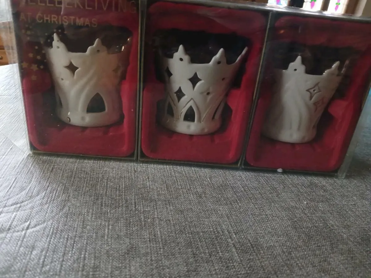 Belleek pottery - Image 1