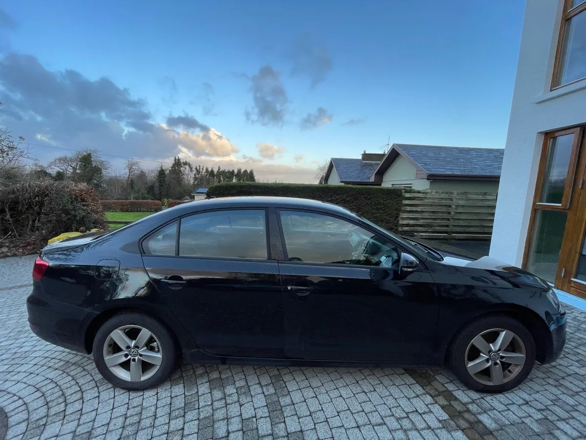 2012 1.6 Black Diesel Volkswagen Jetta - Image 3