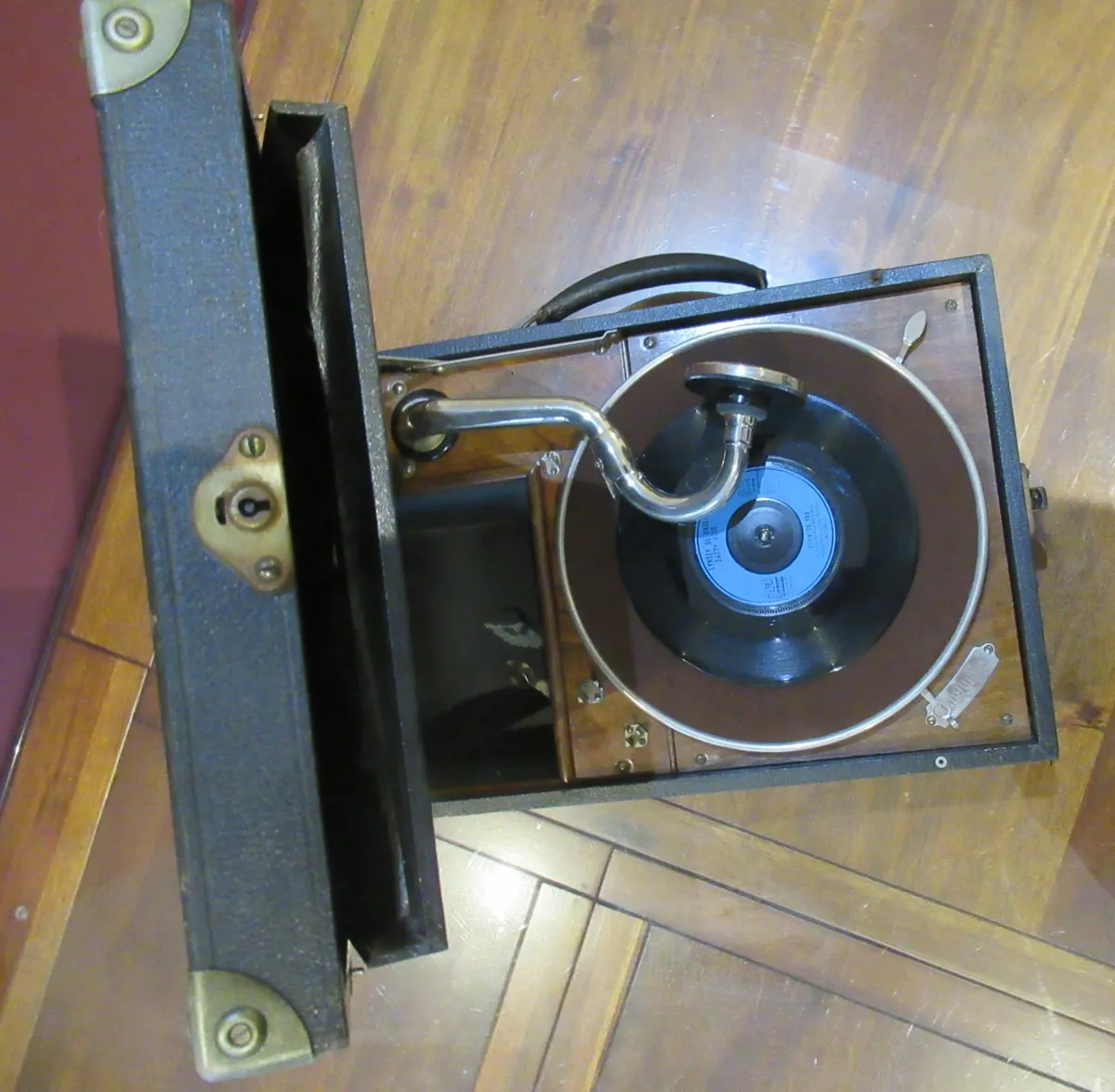 antique vintage GRAMOPHONE record player cottage - Image 3