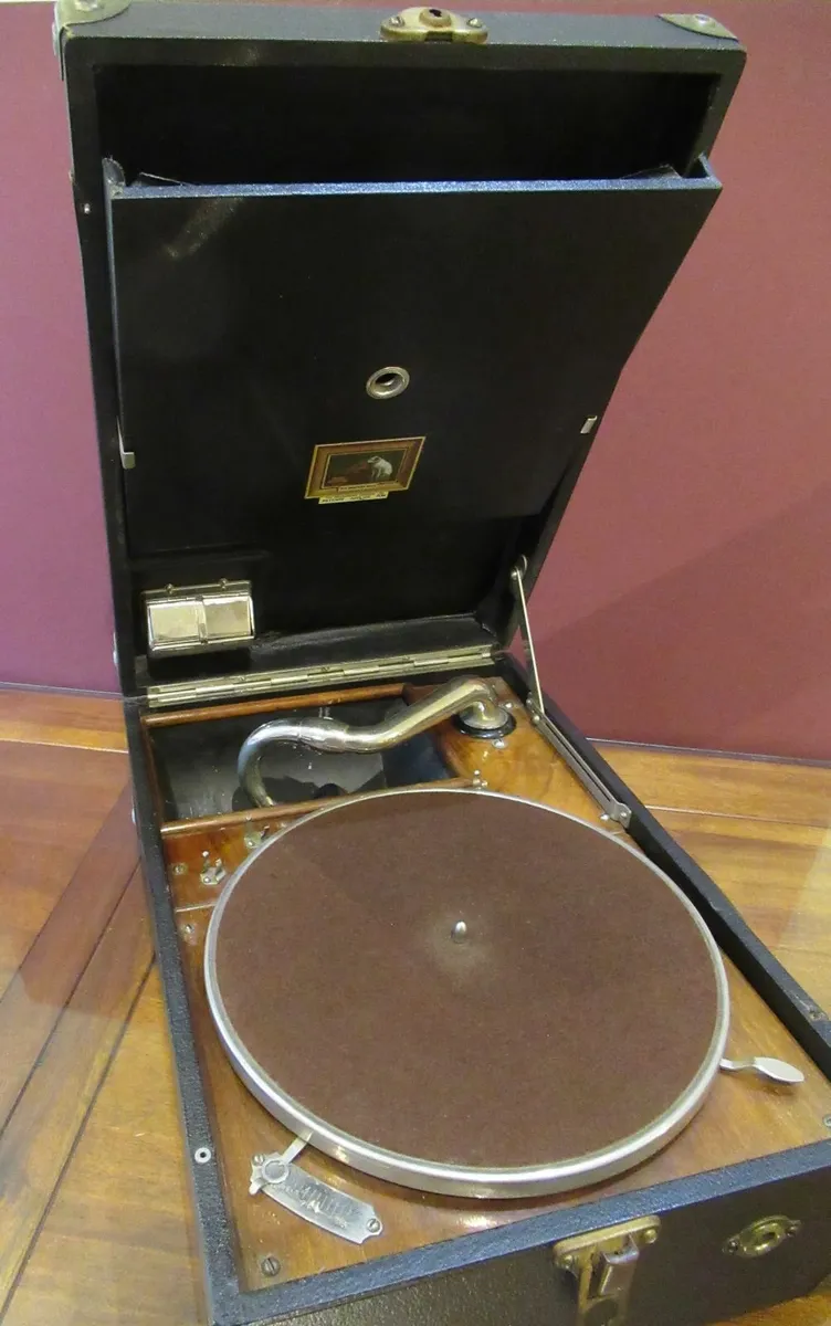 antique vintage GRAMOPHONE record player cottage - Image 4