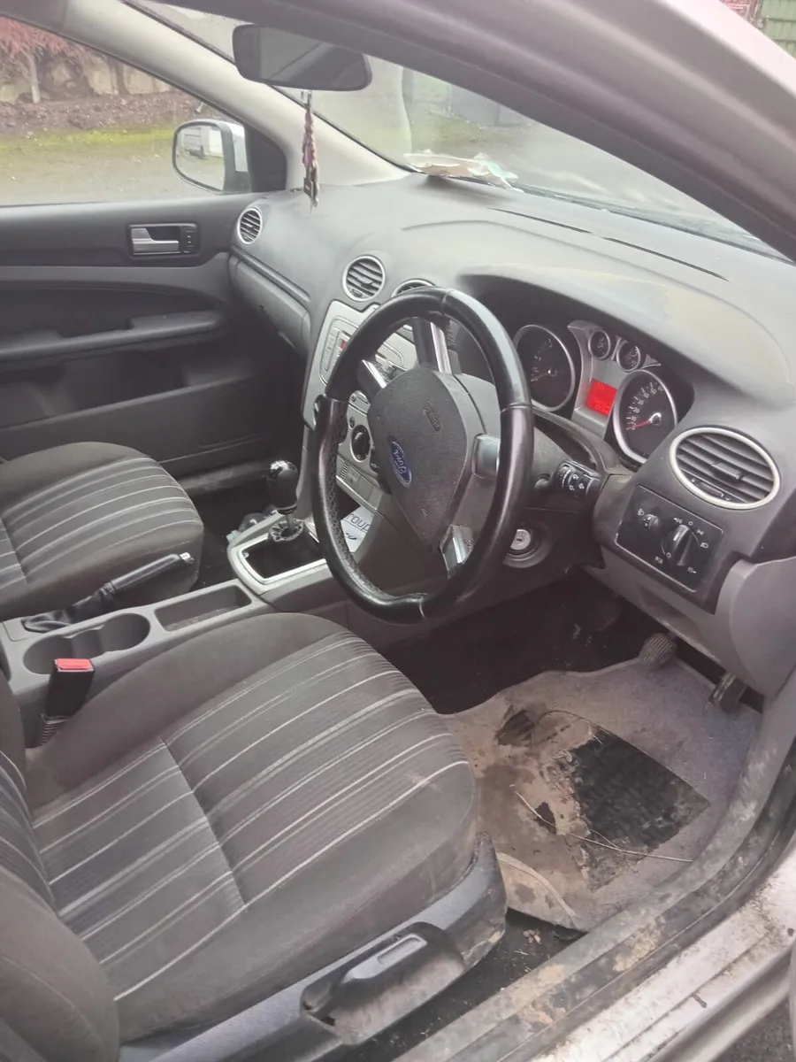 Ford Focus 2009 - Image 2