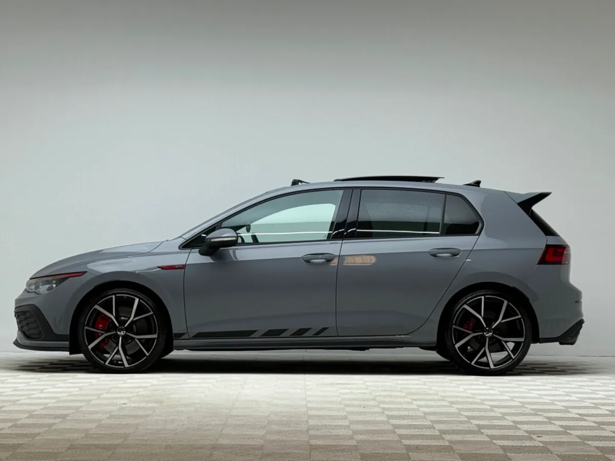 Volkswagen Golf GTI CLUBSPORT 2.0 TSI 300HP *PAN R - Image 4