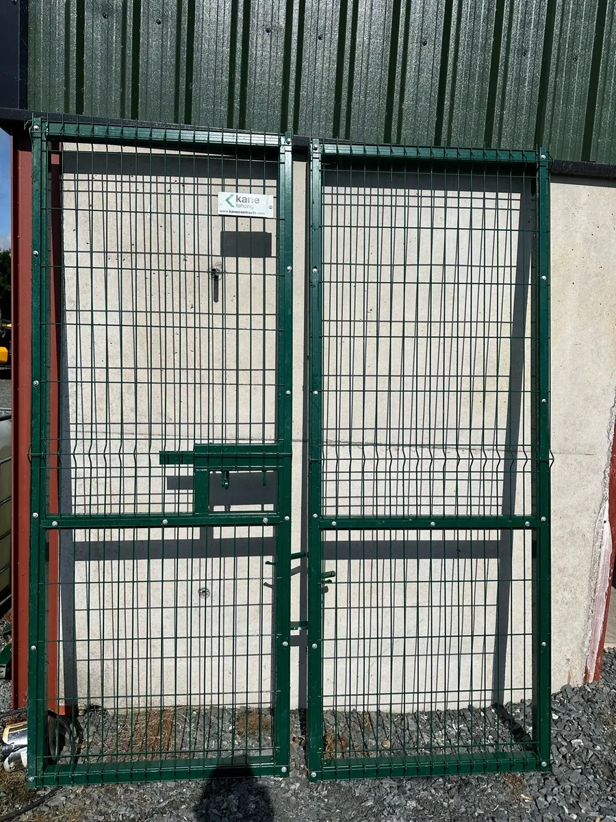 V mesh gates