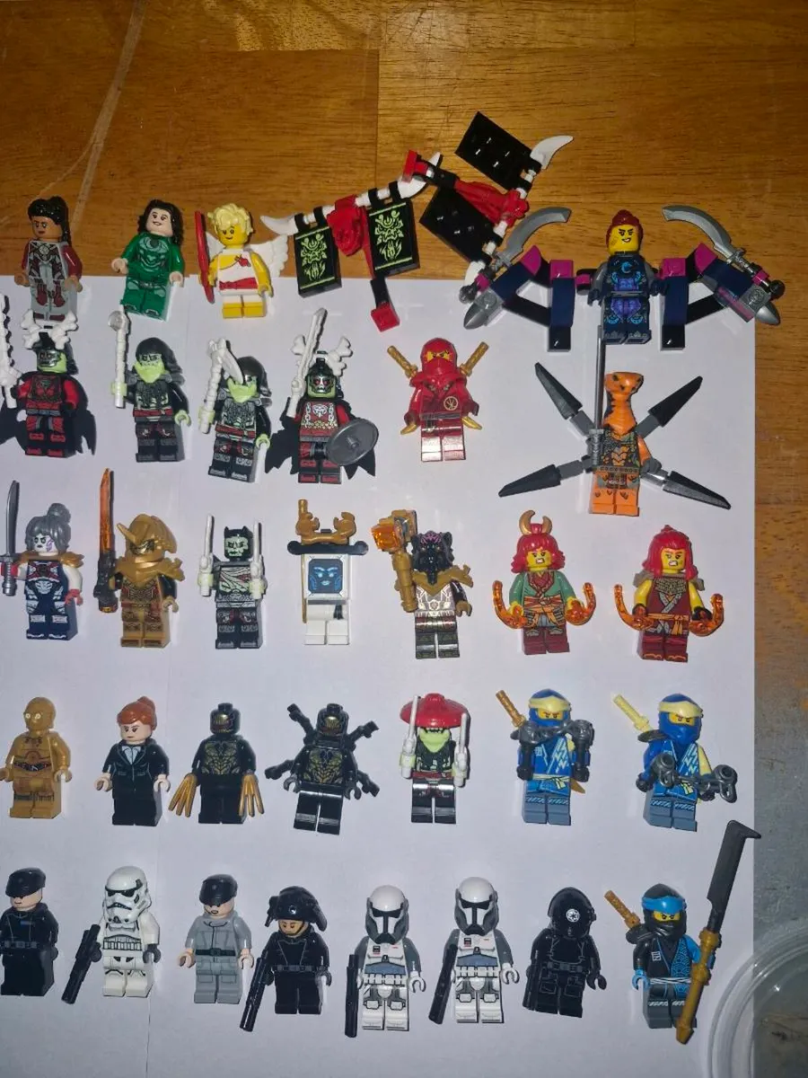 LEGO Minifigures - Image 3