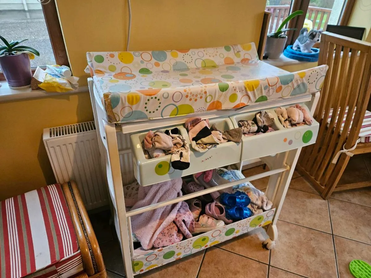 Changing table - Image 1