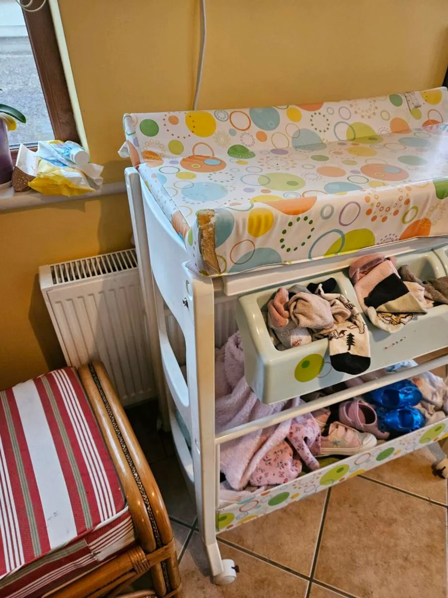 Changing table - Image 2
