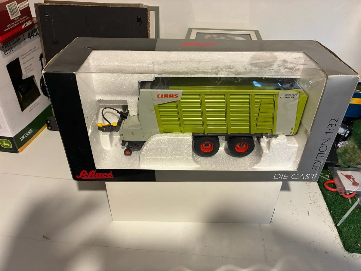 1:32 scale farm models - Image 1