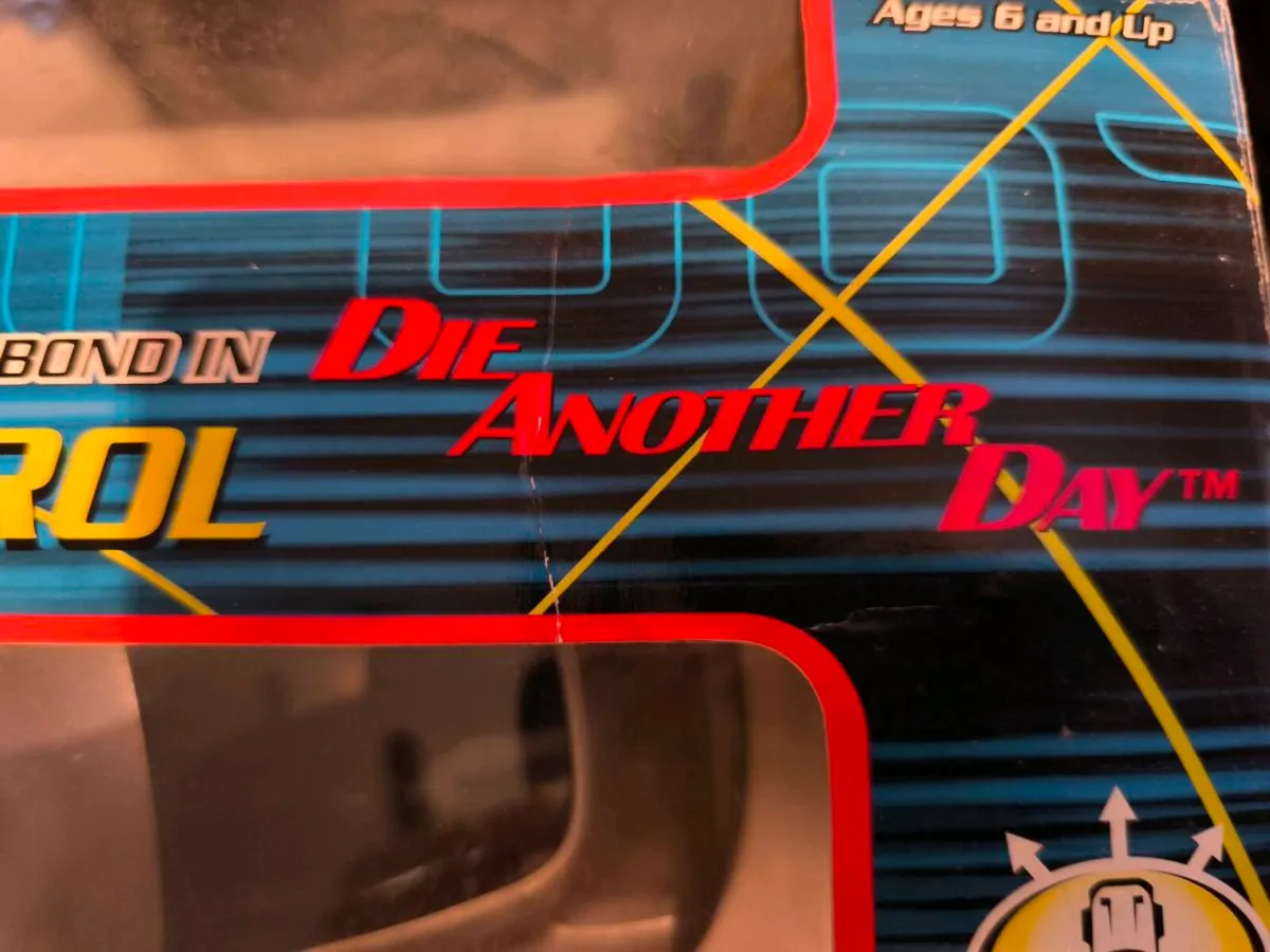 007 Aston Martin 1/18 Die another day - Image 3