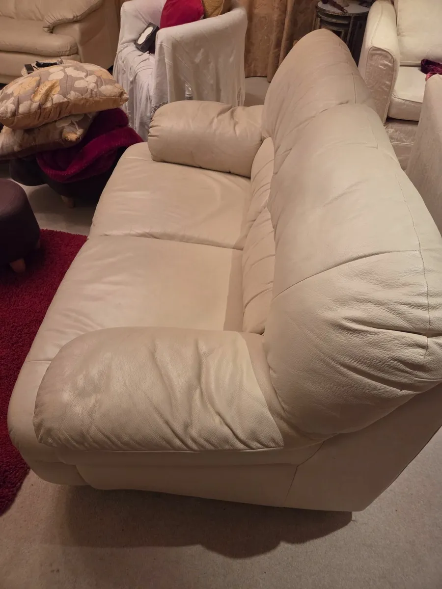 sofa - Image 2