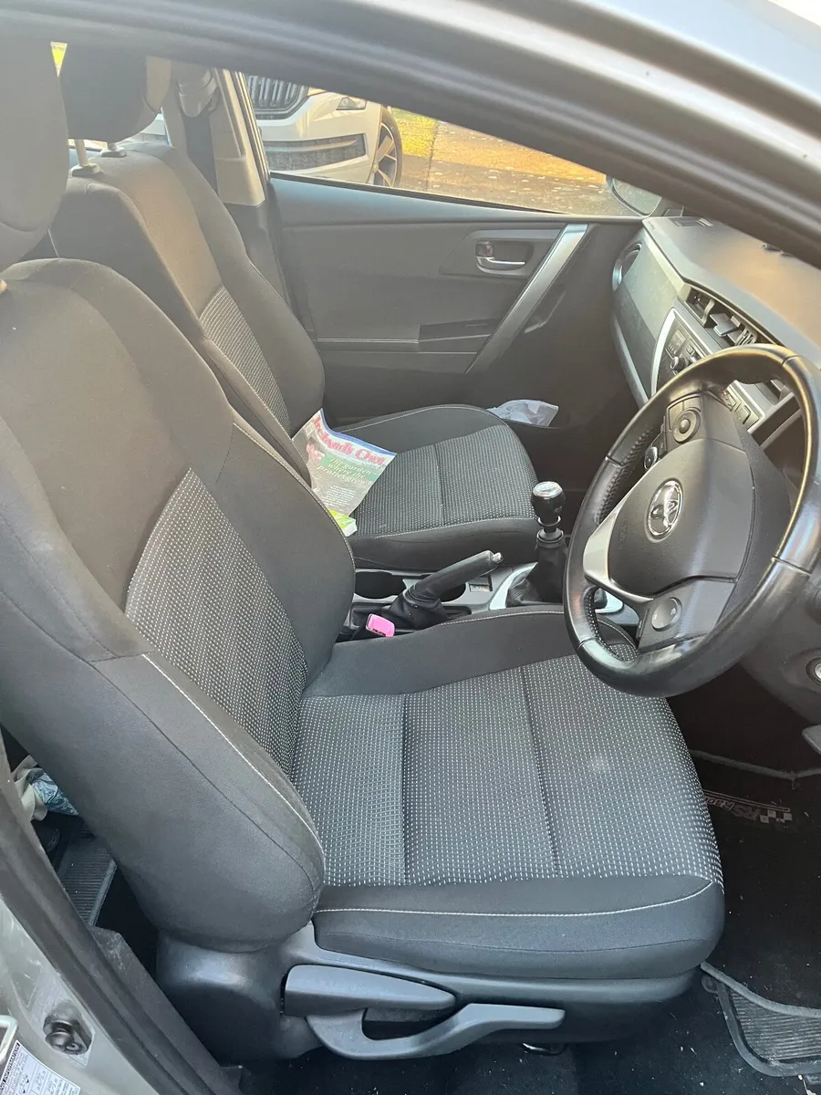 Toyota Auris 2013 - Image 3