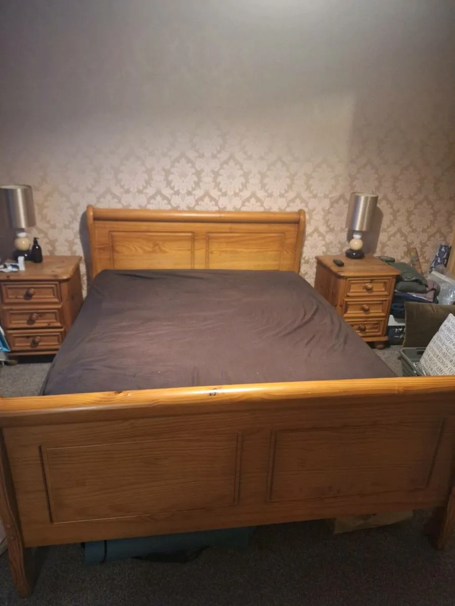King-size Sleigh bed - Image 2