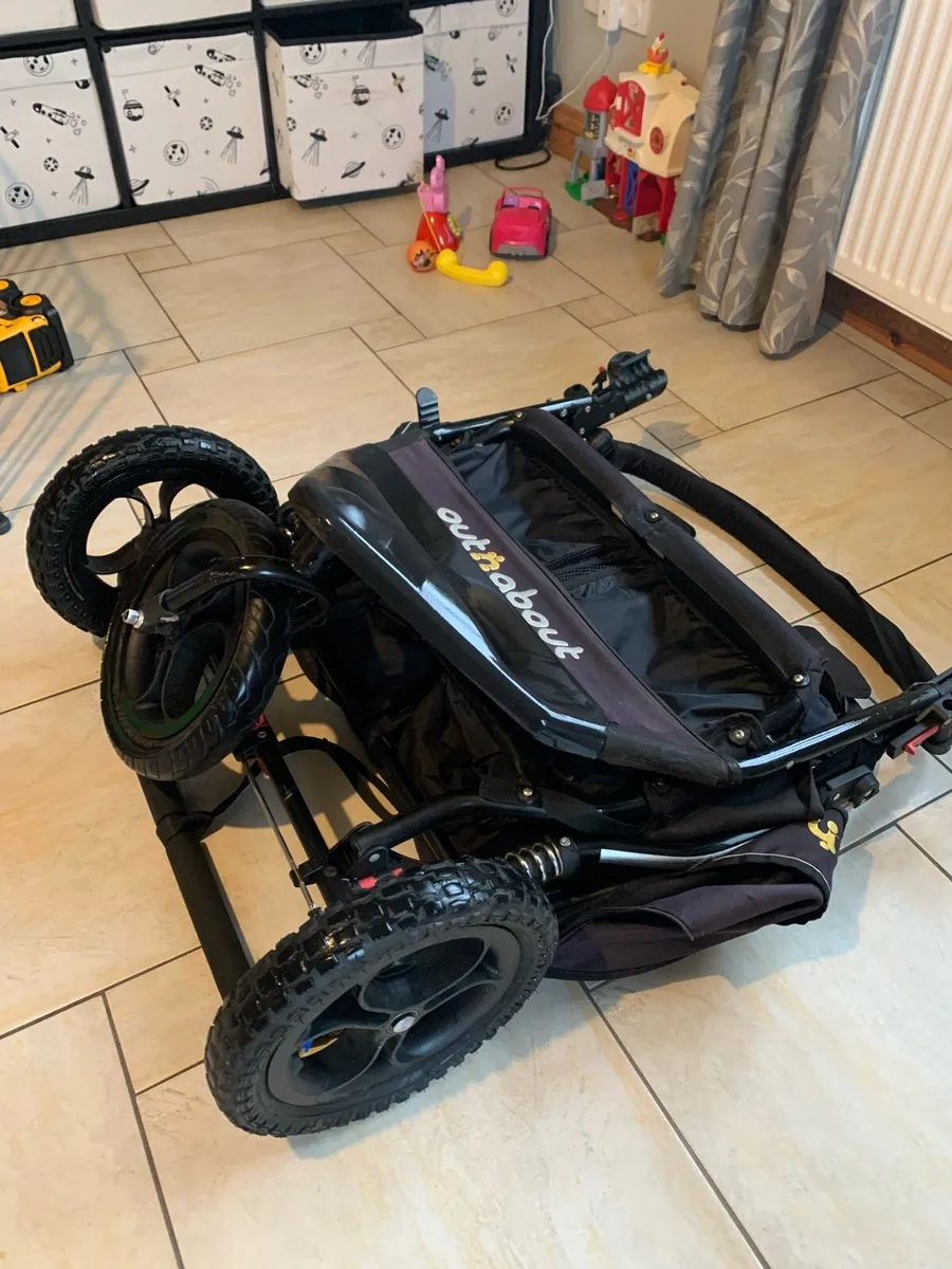 Out n about double buggy - Image 2