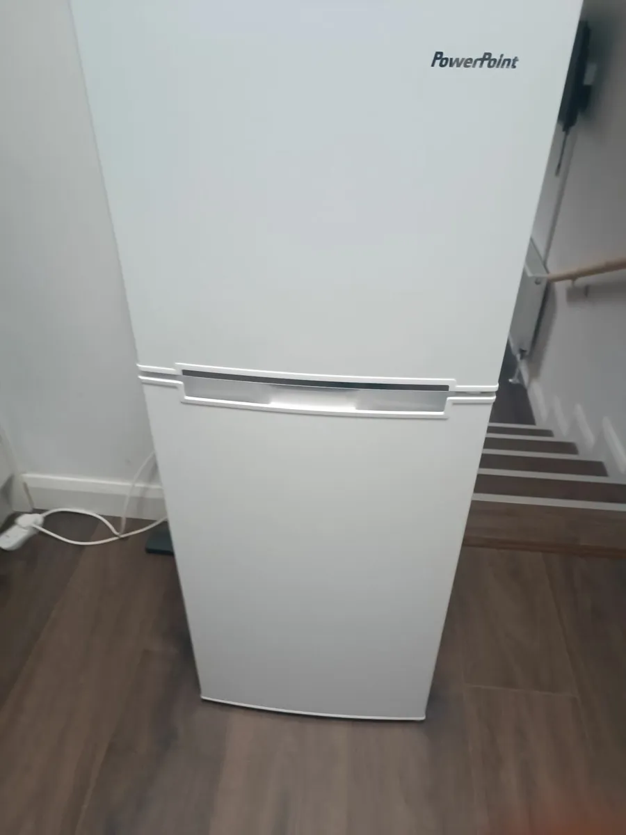 Medium-sized refrigerator - Image 1