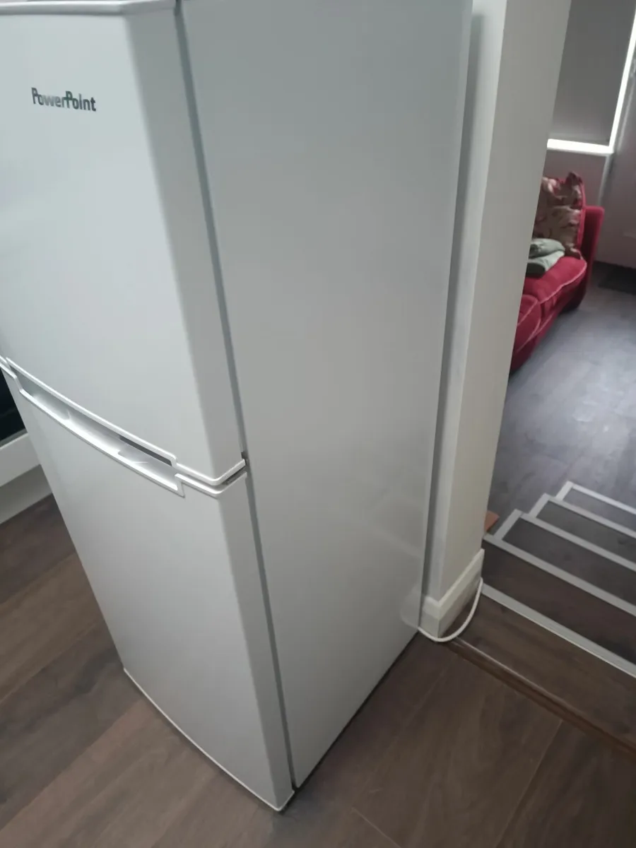 Medium-sized refrigerator - Image 2