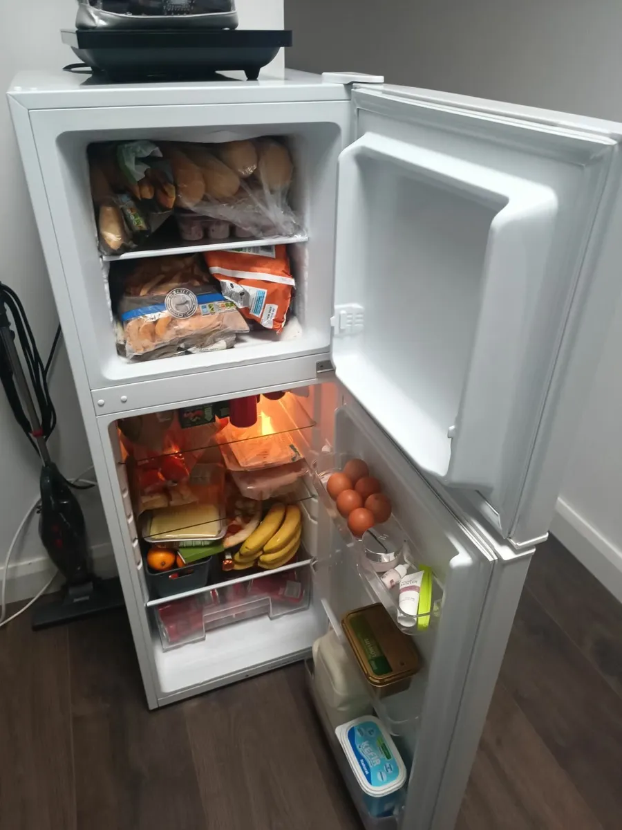 Medium-sized refrigerator - Image 3