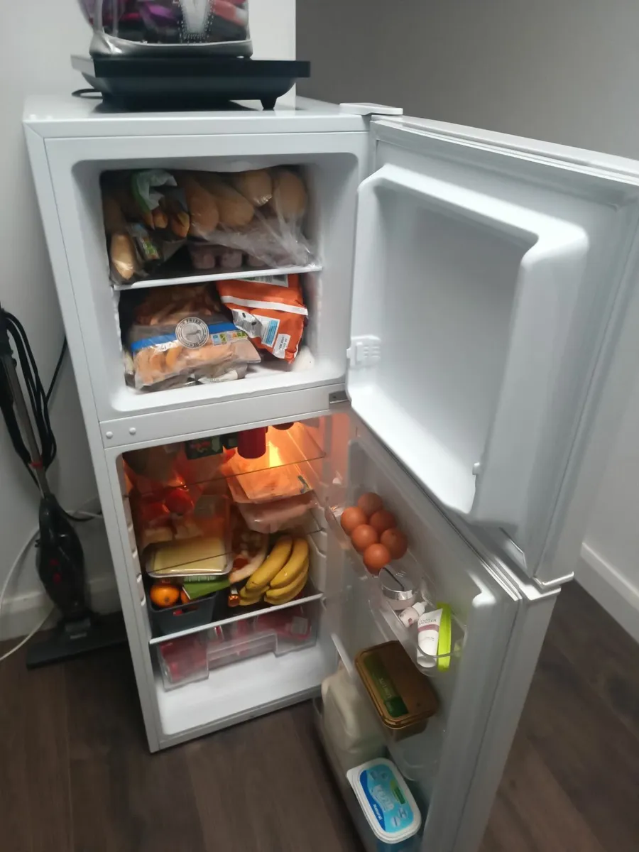 Medium-sized refrigerator - Image 4