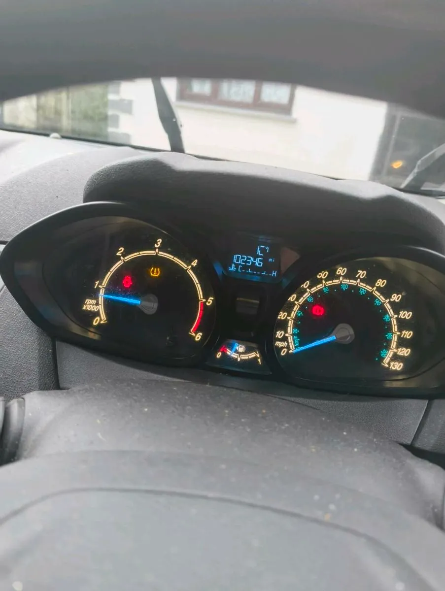 Ford fiesta van FRESH CVRT - Image 3