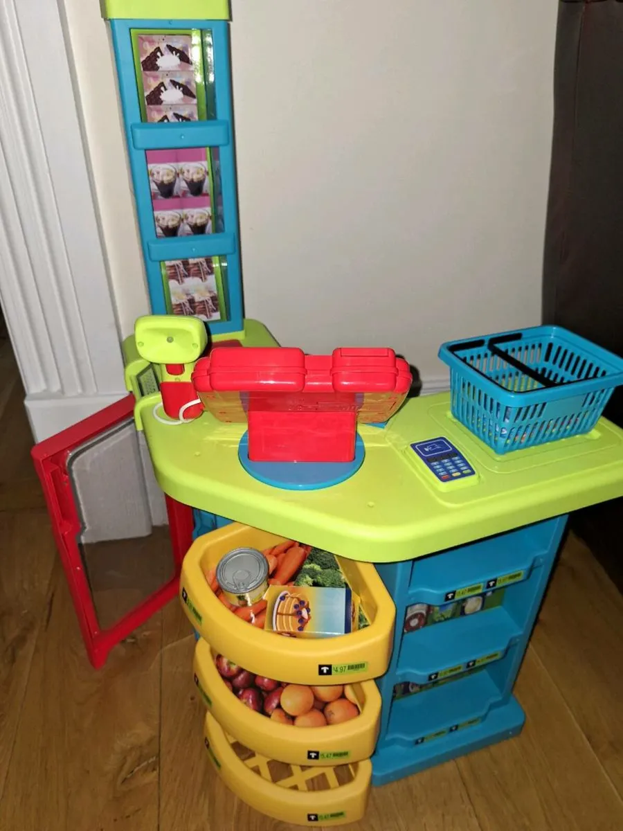 Kids toy kitchen for sale - Image 1