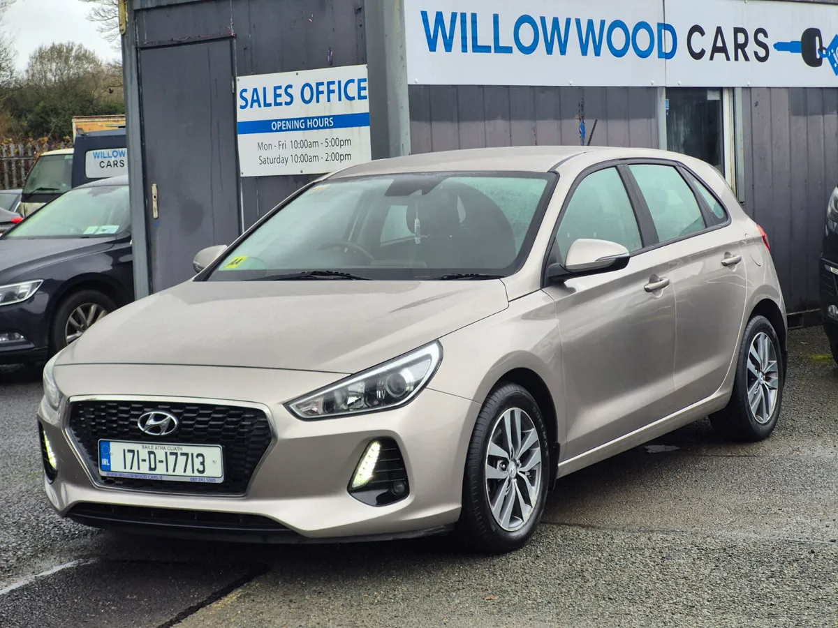 Hyundai i30 1.6crdi deluxe  2017 - Image 1