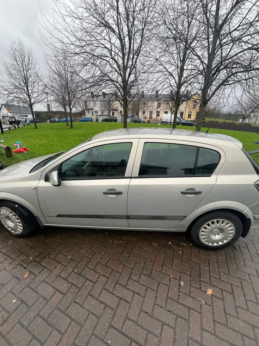 Opel Astra 2008 - Image 2
