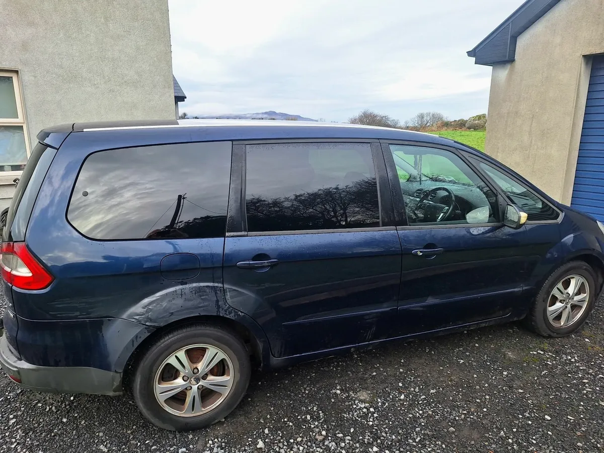 Ford Galaxy 2009 - Image 2
