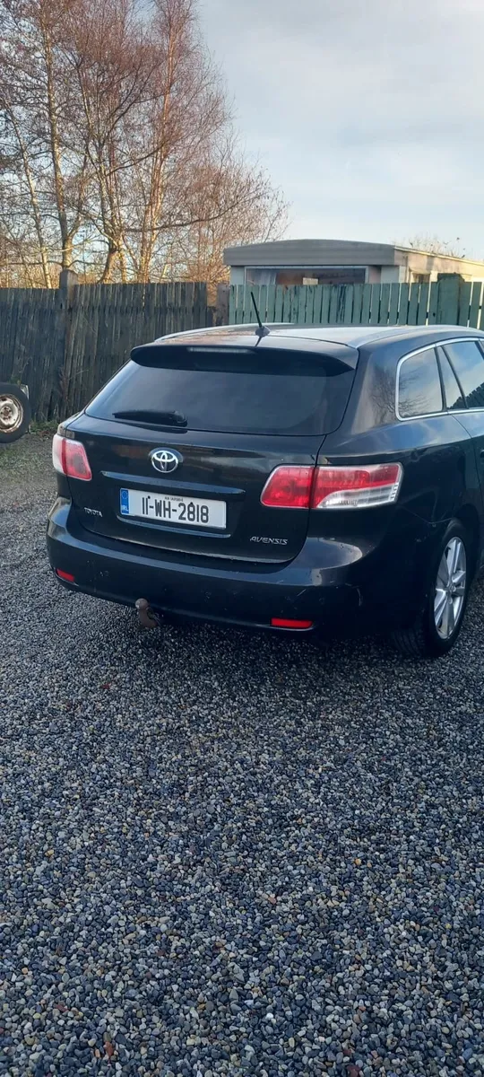 Toyota Avensis 2011 estate - Image 3