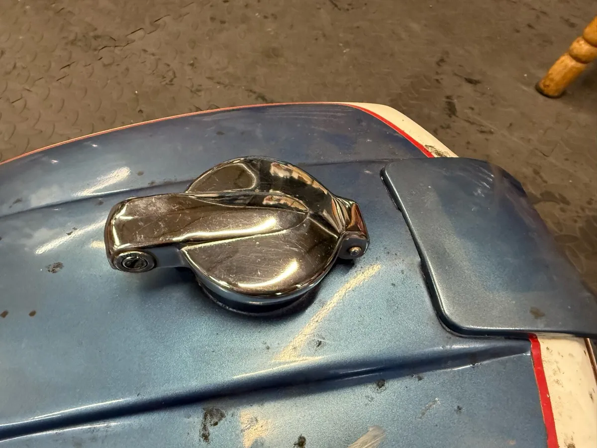 1973 Suzuki GT750 Fuel Tank - Image 3