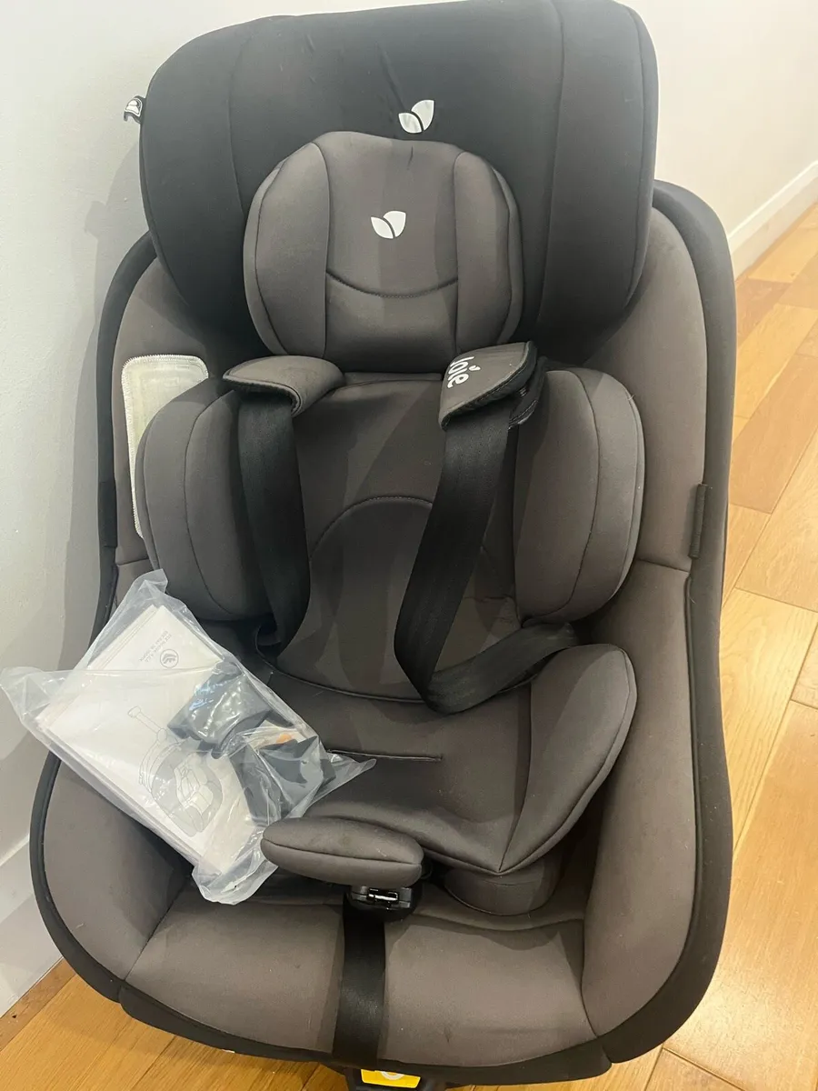 Joie 360 car seat gray/black