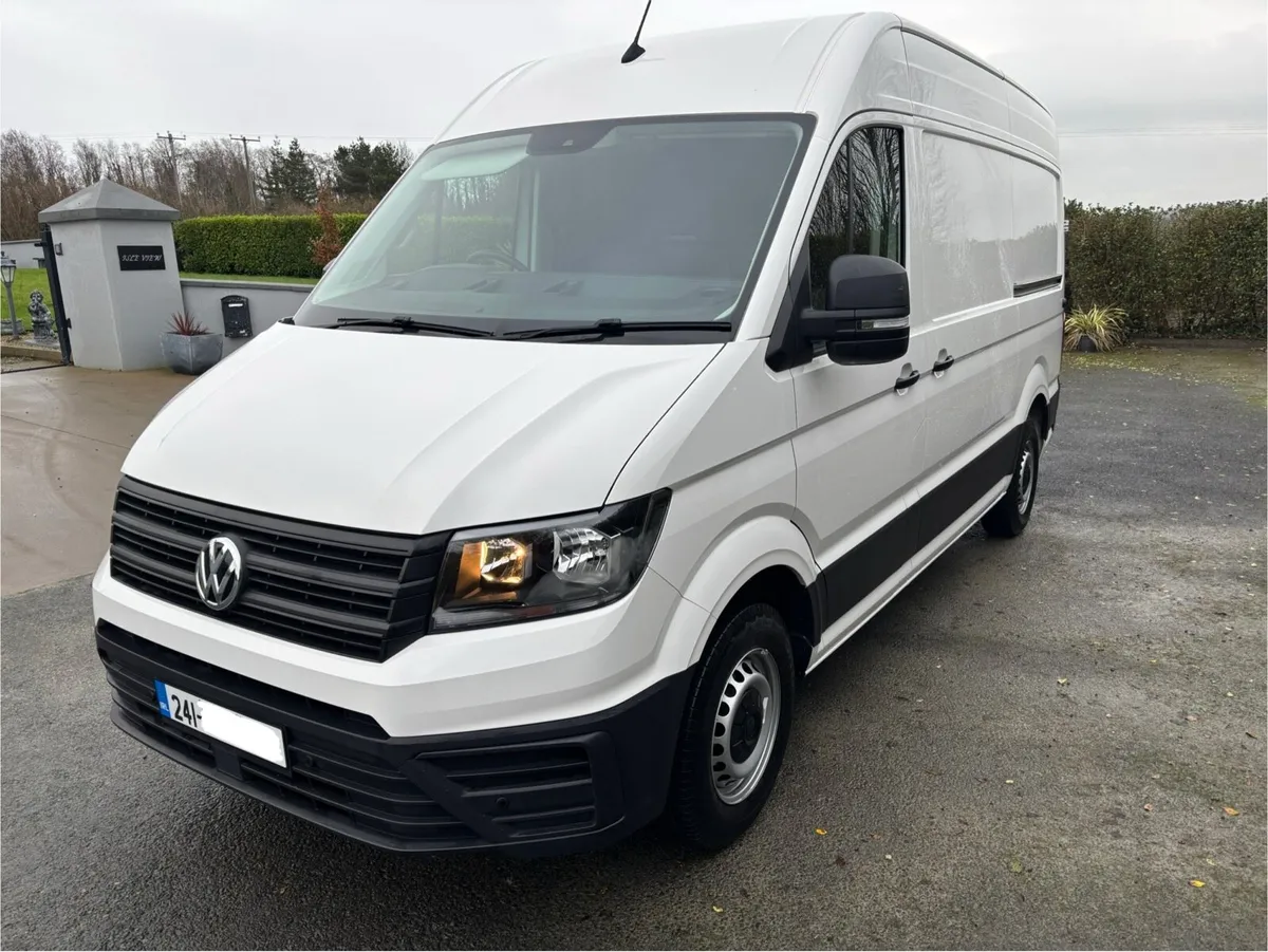 (241) Volkswagen Crafter Commerce Plus 2024 - Image 3