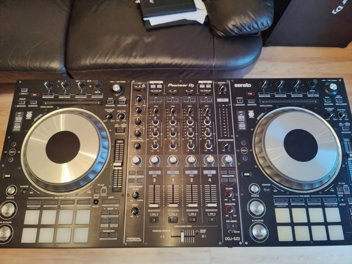 Pioneer DDJ SZ2 - Image 1