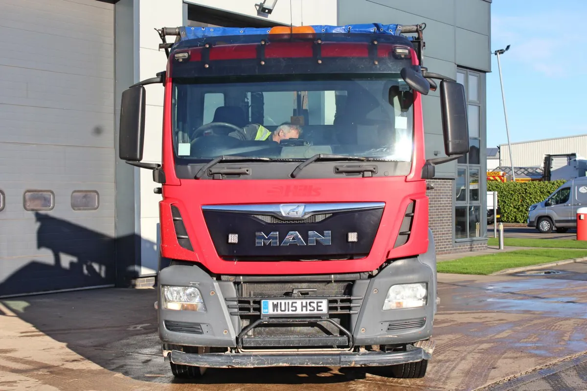 2015 (15) MAN 6X4 HOOKLOADER DRAWBAR SPEC (EURO 6) - Image 3