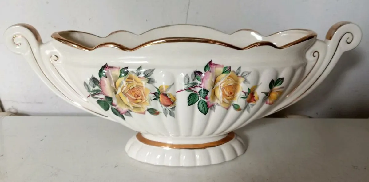 Large Sadler Majestic Gondola Vase - Image 2