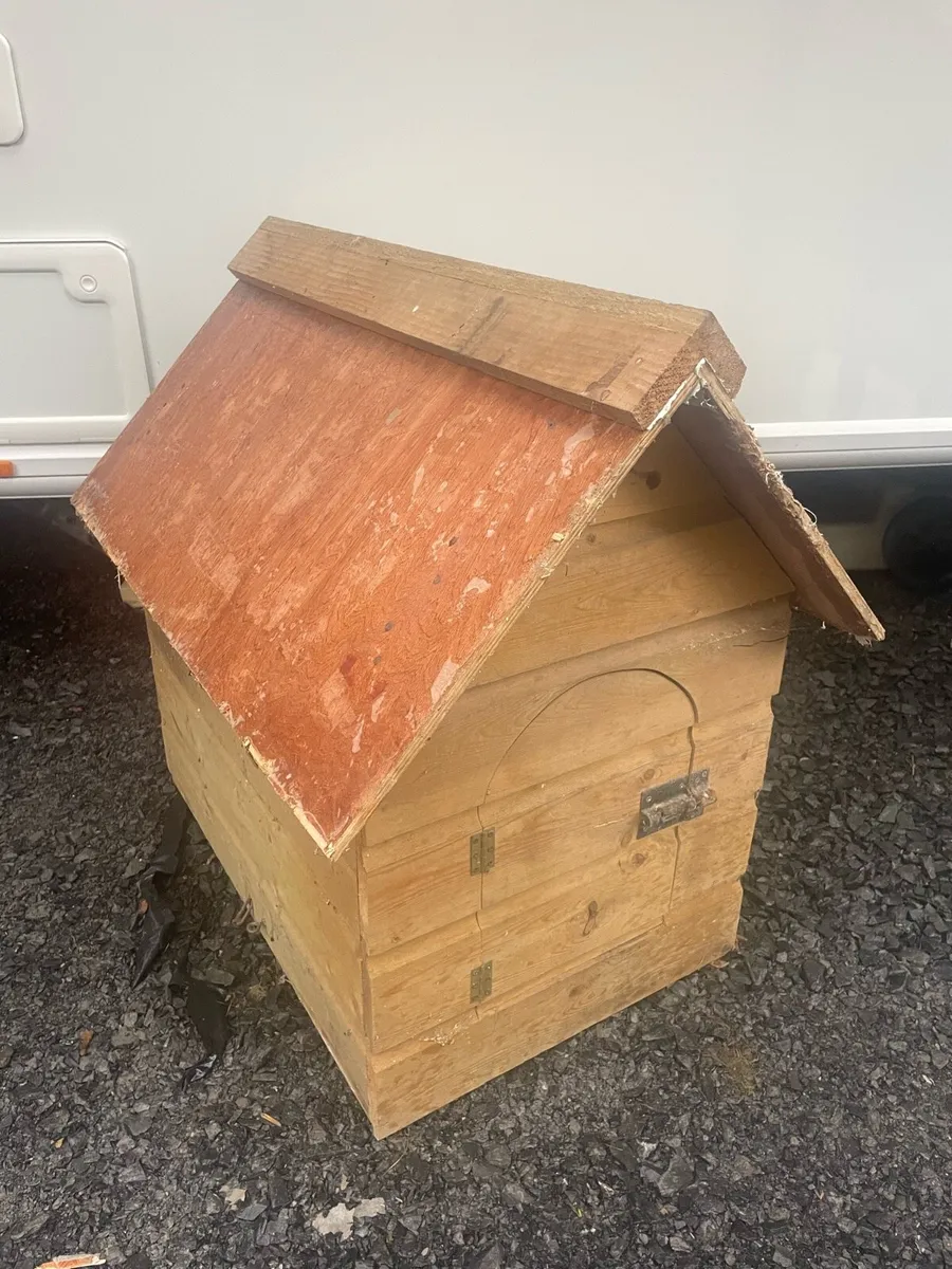 Dog kennel - Image 1