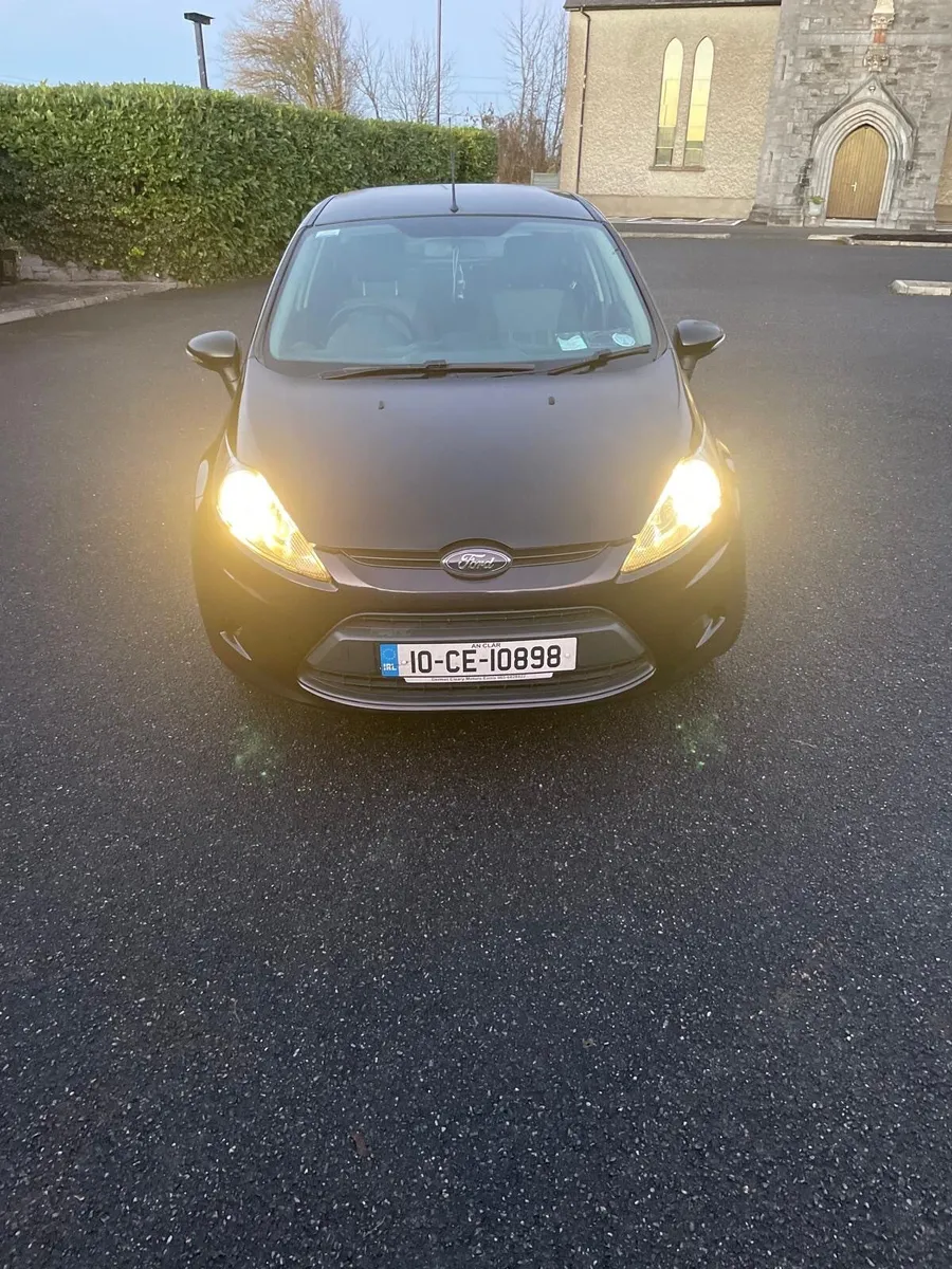 Ford Fiesta 2010 - Image 1