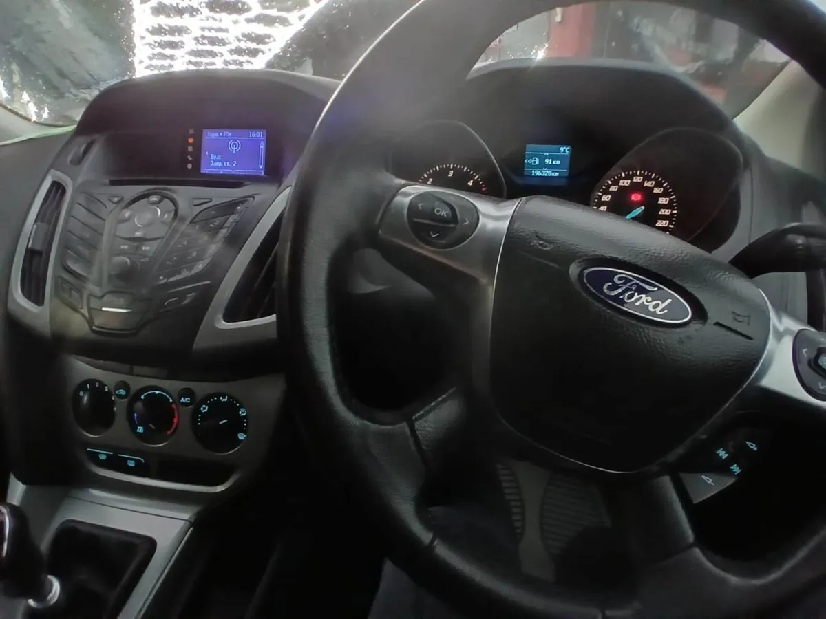 Ford Focus 2012 - Image 3