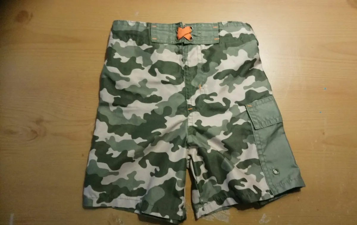 Army camo boys shorts - age 5 toddler beach pants - Image 1