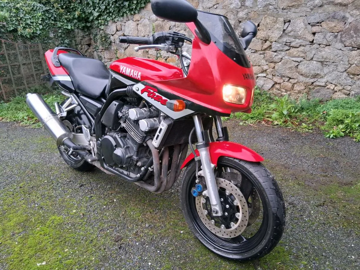 Yamaha Fazer 600 - Image 2