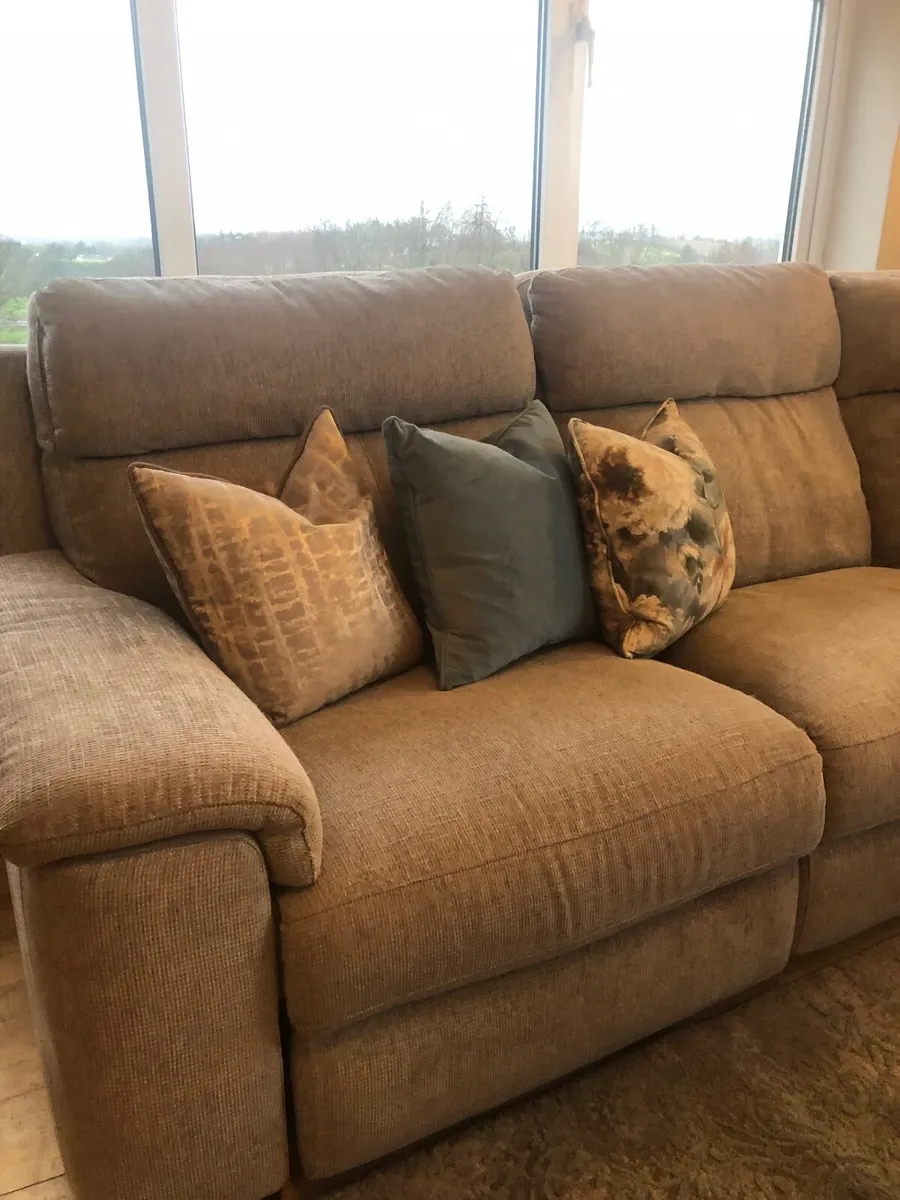 Recliner corner couch - Image 3