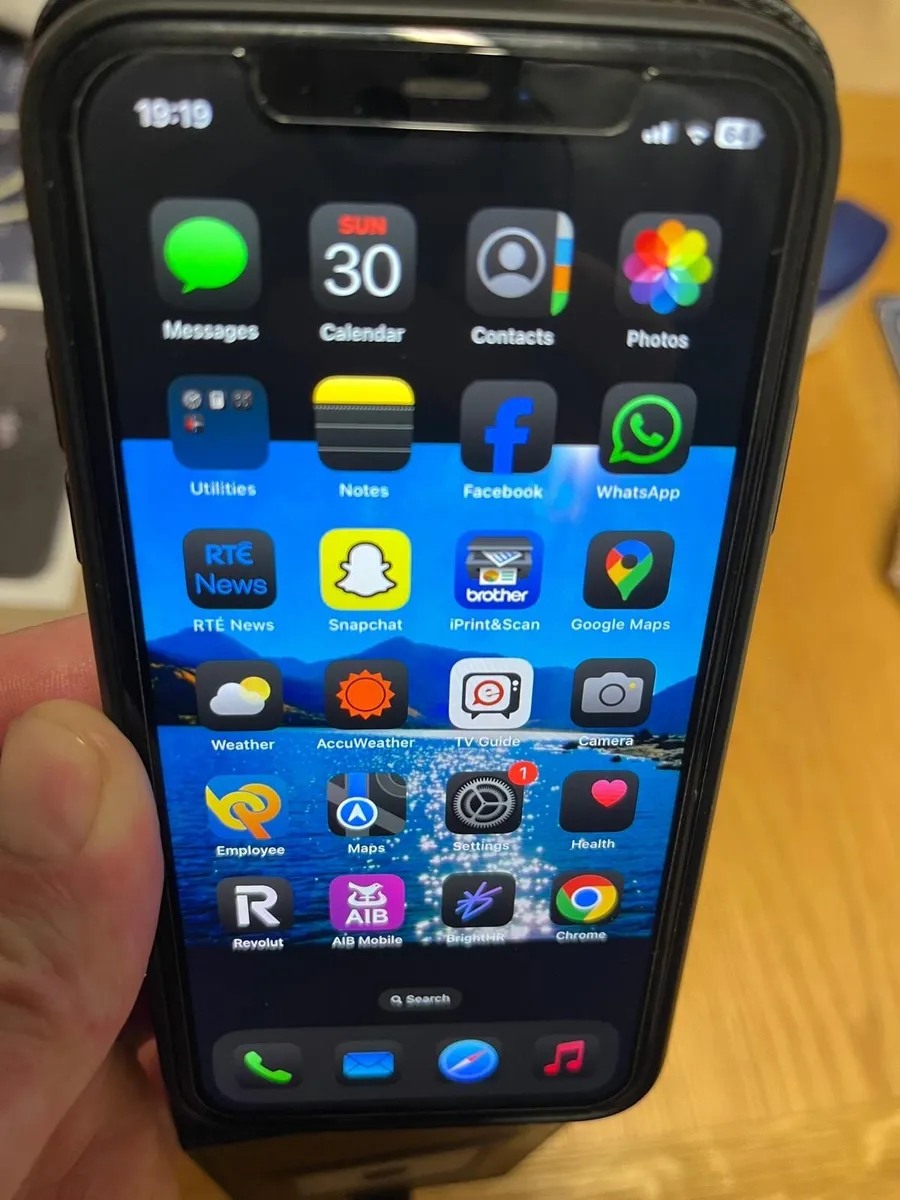 IPhone 128GB (as new condition) - Image 4